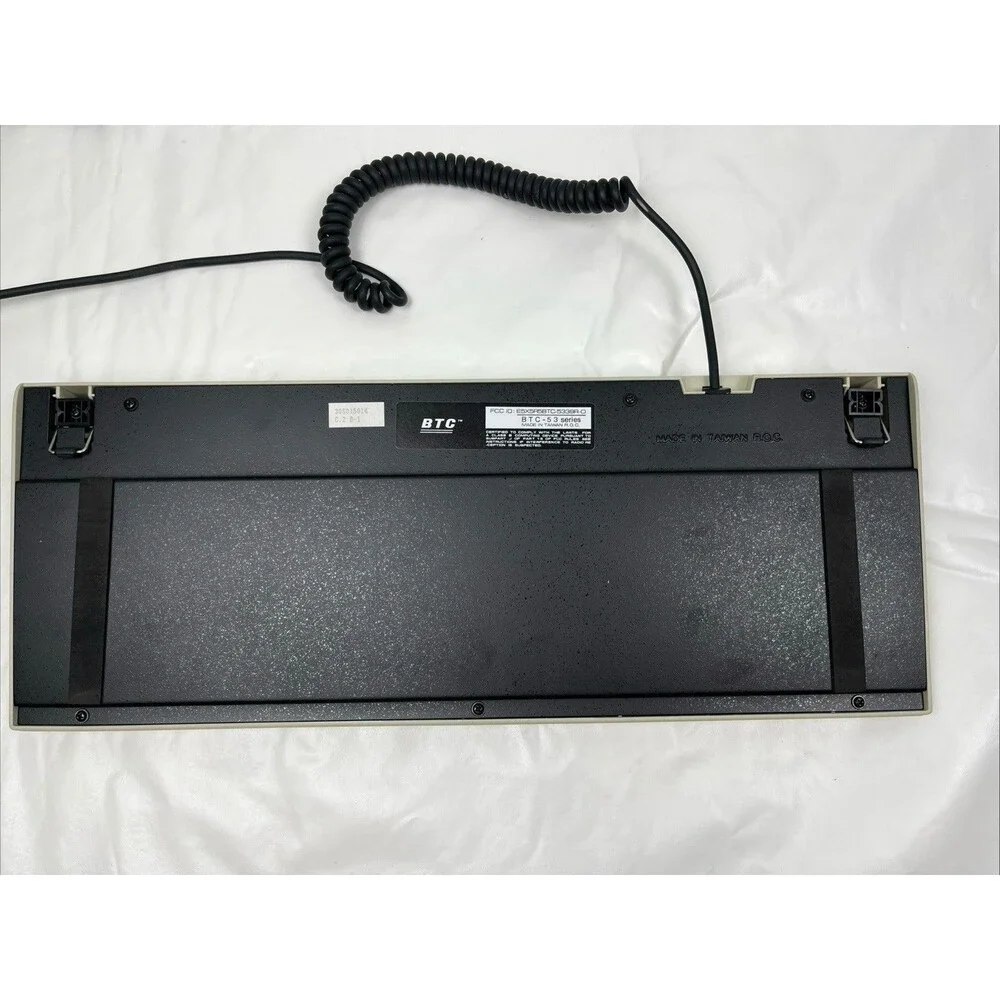 VTG‎ Retro KEYBOARD BTC-5339R 5-Pin DIN AT w/Protective Case Taiwan ROC Untested